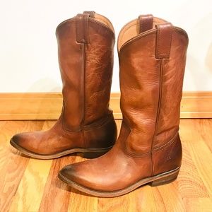 Frye Brown Women’s Boot 8.5B (NWOT)